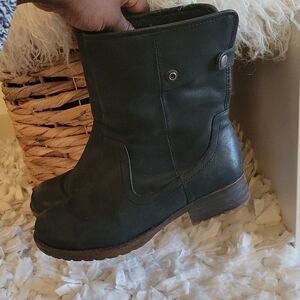 TaraM black leather combat style boots size US 8